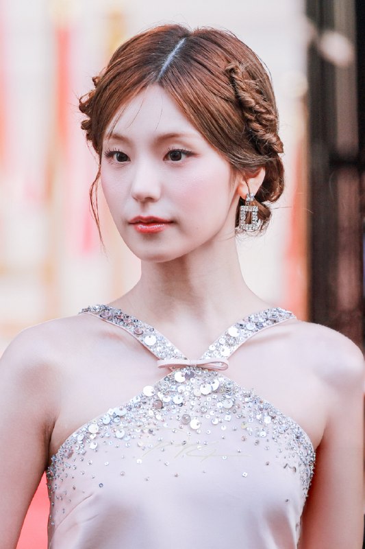 📸 @pjg920 ×3261001 RogerViver       @ITZYofficial #ITZY #있지 #YEJI #예지 #RogerViverSS27 #ViverEnFleur原文 #黄礼志