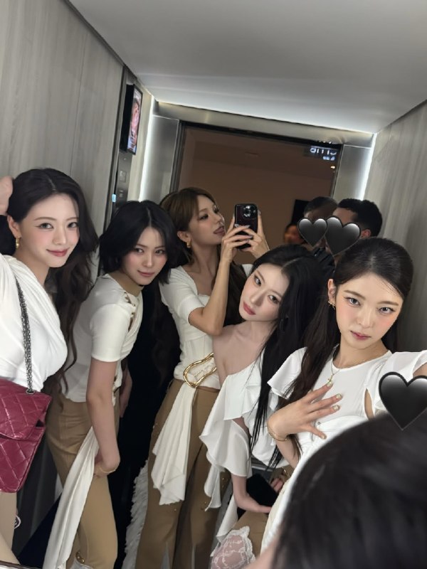 📸 @yejigalleryyezyizhere instagram update #YEJI原文 #黄礼志