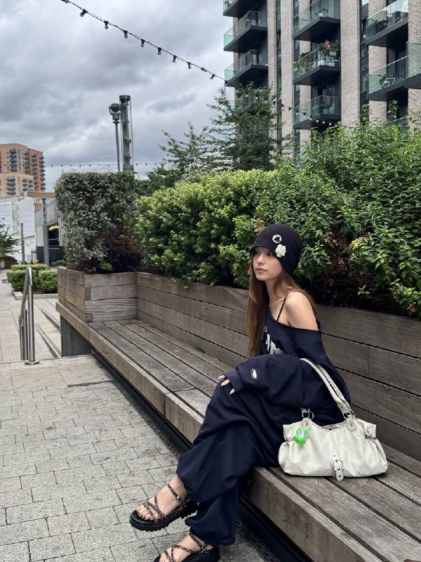 📸 🔍 黄礼志 via @yejigallery ×4yezyizhere instagram update📍London #YEJI原文 #黄礼志