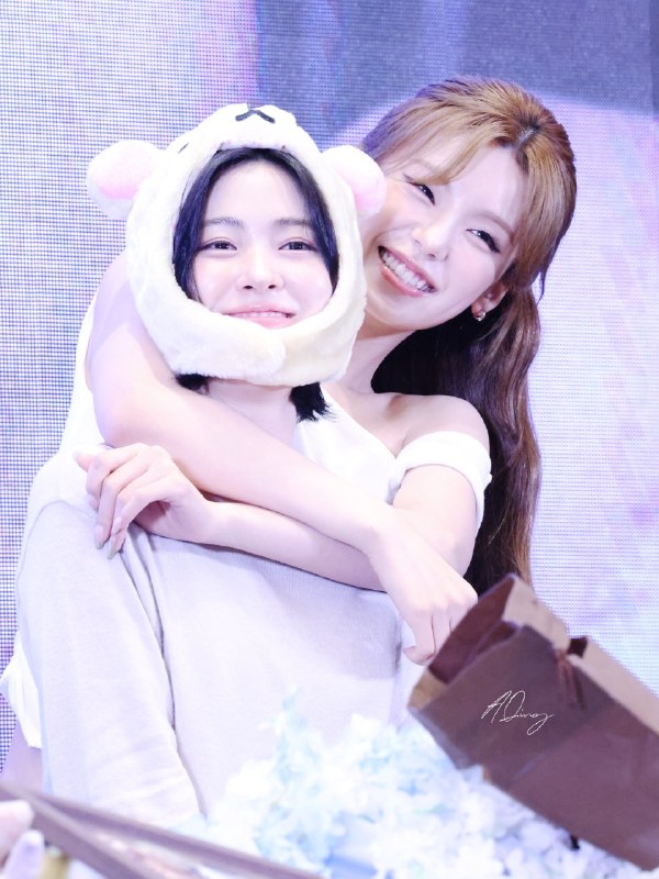 📸 @mt9itzy5jpn ×2🌷1760日 #毎日テントン #ITZY #YEJI #RYUJIN #RYEJI #땡덩 #叮咚原文 #黄礼志