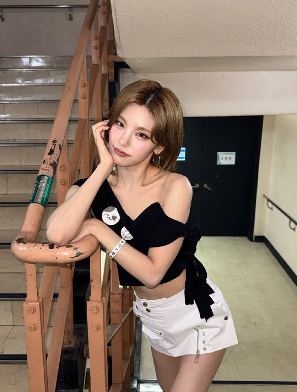 📸 🔍 黄礼志 via @yejigallery ×4yezyizhere instagram update #YEJI原文 #黄礼志