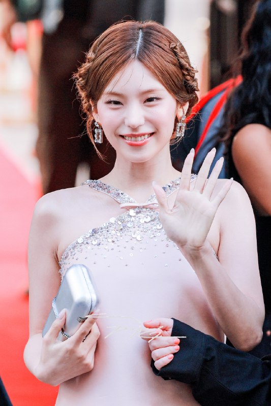 📸 @pjg920 ×4261001 RogerViver       @ITZYofficial #ITZY #있지 #YEJI #예지 #RogerViverSS27 #ViverEnFleur原文 #黄礼志