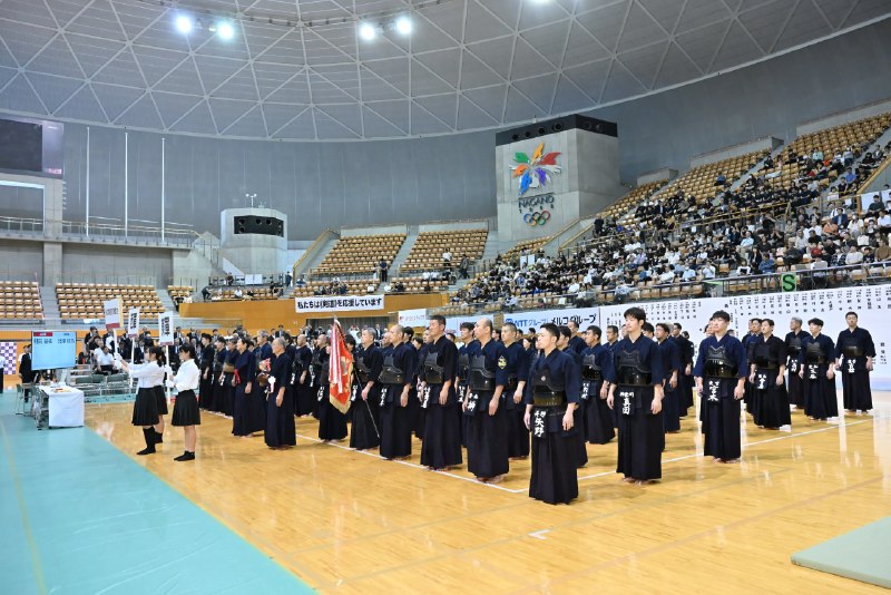 📸 @Kendo_Jidai ×4剣道時代12月号にて第72回全日本東西対抗剣道大会を詳報しています