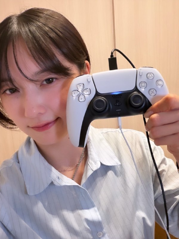 📸 加藤小夏 (X)配信中ー！