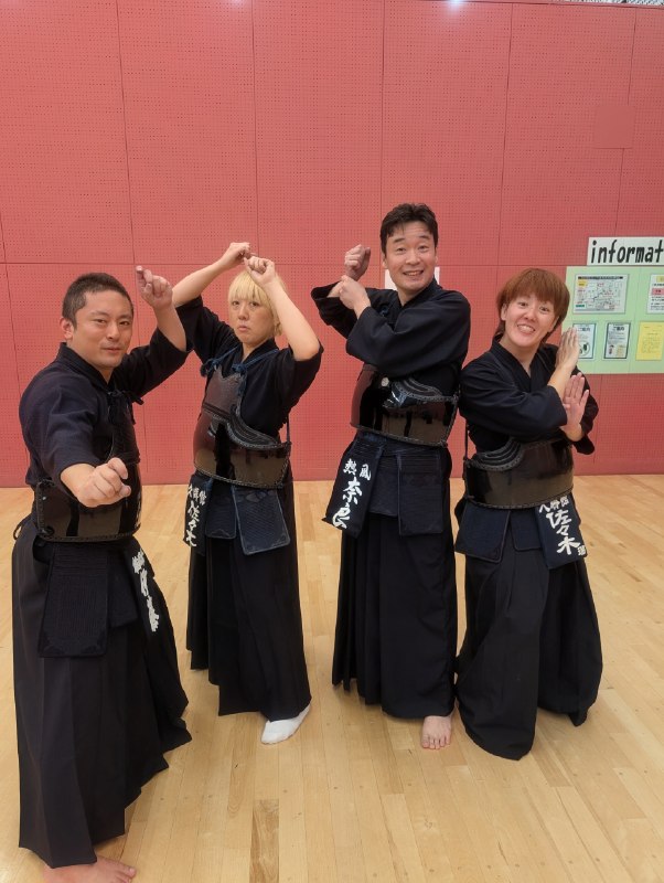 📸 @Nabo_fellows今日は剣道YouTuber「剣道三段五段」のメンバーとして5人制団体戦の試合に出場でした😊メンバーとても面白くてすぐにOne Teamになった、僕自身は副将のポジションで「負けない剣道」負け無しを貫いた日でした👍😁（垂れネームはチームASKAのままですが😂） #剣道原文 #剣道