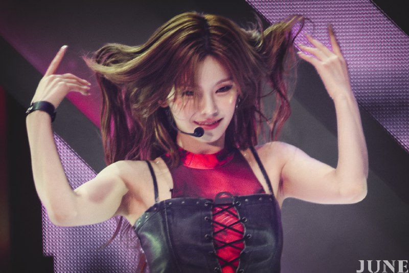 📸 @kkT_june ×3260808 ITZY 5th fanmeeting day1 #ITZY #있지 #YEJI #예지原文 #黄礼志