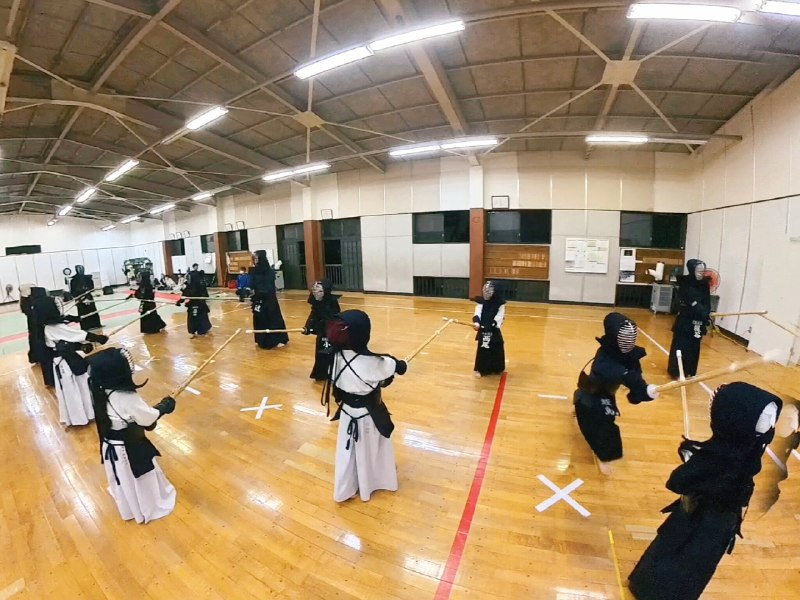 📸 @kurerenseikai ×45月28日(木)数名の女子は日曜日試合です❗️試合に向けてしっかり気持ちを高めてほしいんですが…なんか故障者が2名……大丈夫かな💦今日の稽古もお疲れ様でした