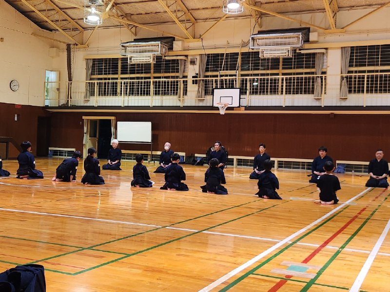 📸 @XgkCIKyQg7FRiKV ×4木曜日稽古　　本日も蒸し暑い中、来週末の昇級審査に向けて、基本技稽古法の稽古に励みました