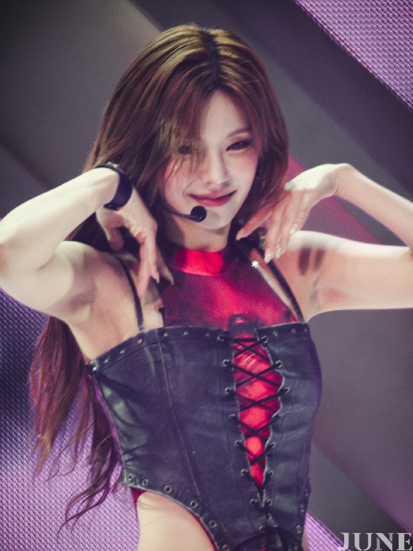 📸 @kkT_june ×3260808 ITZY 5th fanmeeting day1 #ITZY #있지 #YEJI #예지原文 #黄礼志