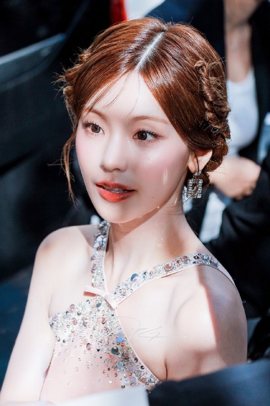 📸 @pjg920 ×3261001 RogerViver       @ITZYofficial #ITZY #있지 #YEJI #예지 #RogerViverSS27 #ViverEnFleur原文 #黄礼志