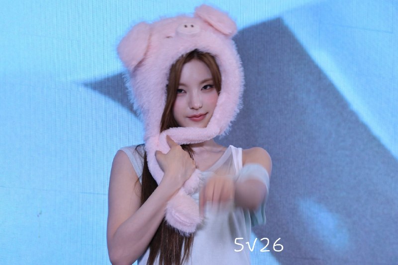 📸 @yb_jocelyn ×4piggy punch🐷👊小猪拳🐷👊 #예지 #YEJI #있지 #ITZY原文 #黄礼志📸 @yb_jocelyn ×4piggy punch🐷👊小猪拳🐷👊 #예지 #YEJI #있지 #ITZY原文 #黄礼志