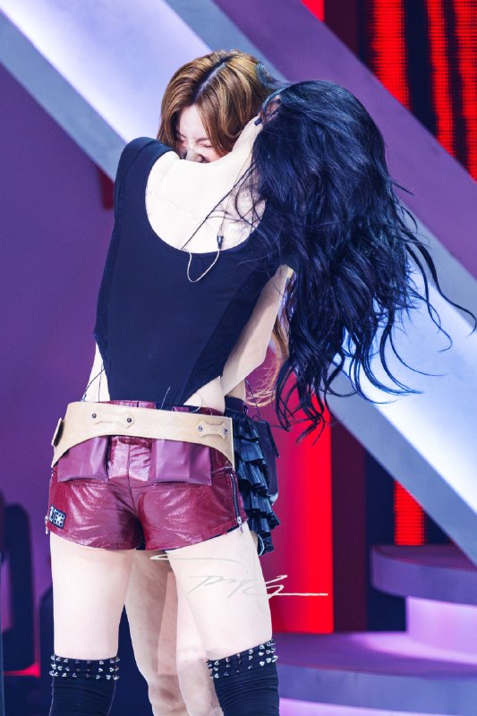 📸 @pjg920 ×4260808 ALL IN, MIDZY 팬미팅                @ITZYofficial #ITZY #있지 #YEJI #예지 #LIA #리아 #RYUJIN #류진 #CHAERYEONG #채령 #YUNA #유나 #예지수 #땡덩 #령지곤지 #핫긍정原文 #黄礼志