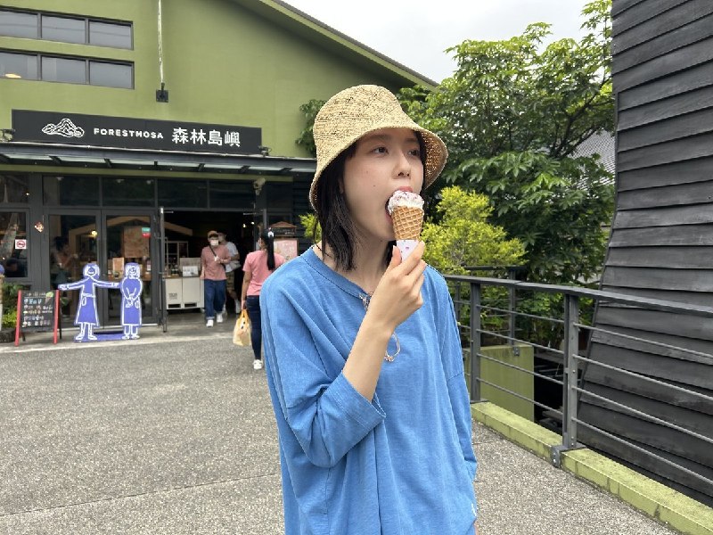 📸 @ent_zb ×4小夏さんはやっぱり食べてる時の顔も良いですね！特に3枚目は勢いがあって凄く良いです✨是非食べ物のCMに出て欲しいです！ #加藤小夏原文 #加藤小夏