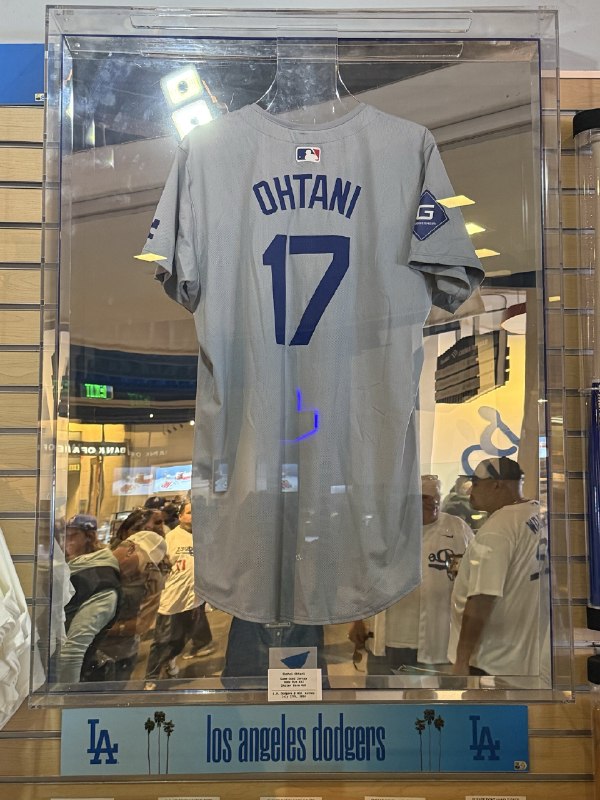 📸 @MasayaKotani選手⚾️ドジャースタジアムでお宝発見🪎なんと50万ドル＝約8000万円💸💸💸 #ドジャース #大谷翔平 #ShoheiOhtani #Dodgers原文 #MLB日本選手