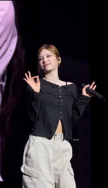 📸 @_imthemafia ×4her smile and laugh 🖤hope she's feeling better now 🖤 #YEJI #ITZY原文 #黄礼志