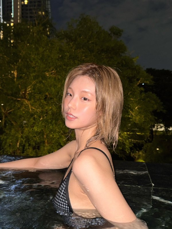 📸 @YEJIDataBase ×2DAZE DAYZ and dancer Monroe Lee both left comments on  's latest Instagram post🫶🔗