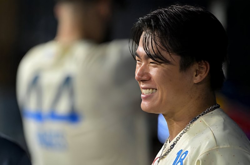 📸 @a_lps_04Your smile is the best!!🦁🤍💙 #山本由伸 #ドジャース原文 #MLB日本選手