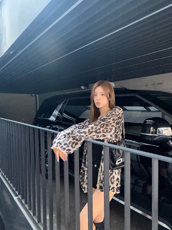 📸 🔍 黄礼志 via @yejigallery ×3yezyizhere instagram update #YEJI原文 #黄礼志