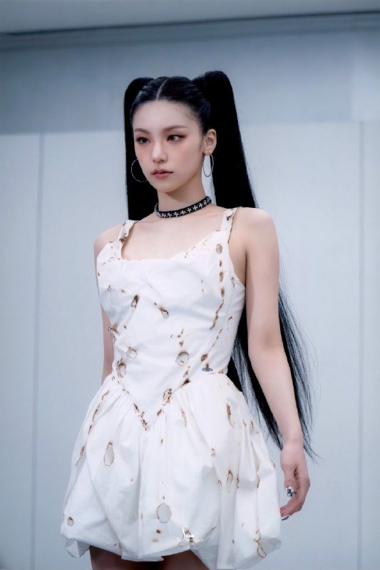📸 @storingyeji ×4[SCAN] YEJI <AIR> BEHIND PHOTOS (4)[扫描] YEJI <AIR> 照片后面 (4) #예지 #YEJI原文 #黄礼志