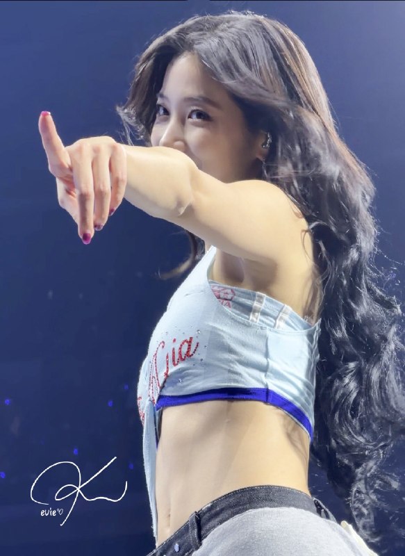 📸 @manduzuha261008 PUREFLOW in NEWARK #카즈하 #KAZUHA #カズハ #LE_SSERAFIM #르세라핌原文 #中村一葉