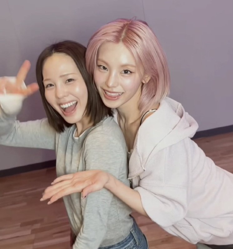 📸 @RK_tani_ASOBI #YEJI ×2イェジ姉さんといる時は、完全に妹なマコちゃん可愛い！🧡💛和艺智姐姐在一起的时候，真子简直就像妹妹一样可爱！ 🧡💛 #ITZY #YEJI #ITZY_Motto #MAKO #NiziU原文 #黄礼志
