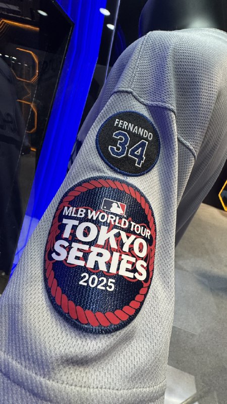 📸 @MasayaKotani ×4【発表】米メモラビリアオークション大手「ザ・リアレスト」は、  選手が2025年東京シリーズ開幕戦で着用したユニホームの落札結果を発表