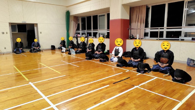 📸 @nisiken1976 ×3今日の稽古は11人でした😲体験の方と出稽古の方、それにすごく久々の西剣古参の先生が参加でにぎやかです👍男女混合９人での試合稽古トーナメント戦をやりました😄9月の試合に向けて、経験を積んでいきましょう😆 #北名古屋市 #剣道 #習い事 #リバ剣 #仕事終りに #未経験者歓迎 #仲間募集中原文 #剣道