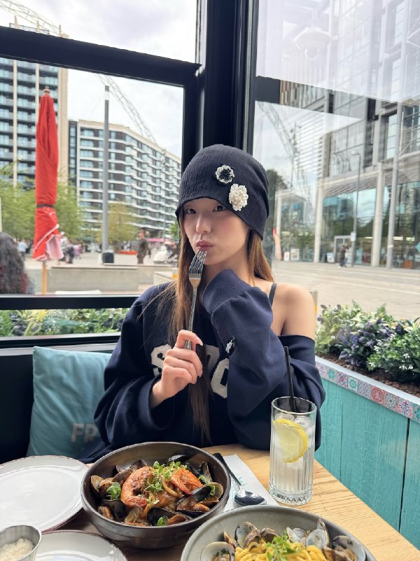 📸 🔍 黄礼志 via @yejigallery ×2yezyizhere instagram update #YEJI原文 #黄礼志