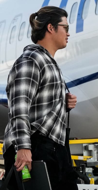 📸 @WhiteSoxVideo髪を後ろで結んでいます