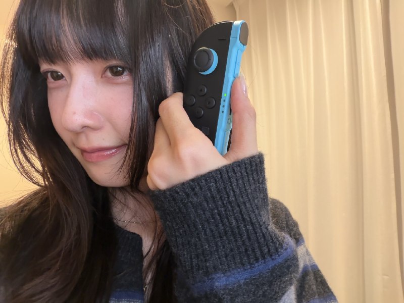 📸 加藤小夏 (X)・本日も急ですが21:00〜YouTube配信！🎵👼今日で配信を始めて1年🫥・原文 #加藤小夏