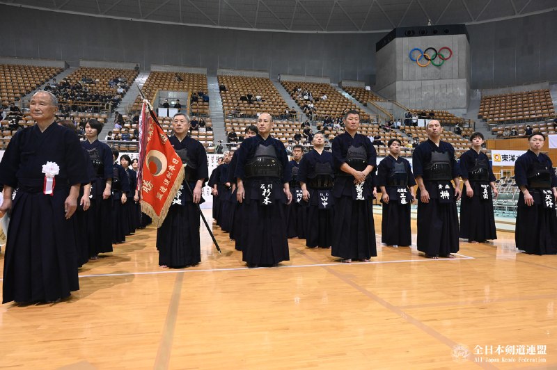 📸 @ajkendof ×2第72回 全日本東西対抗剣道大会The 72nd All Japan TOZAI-TAIKO KENDO TAIKAI.女子の部優勝：西軍男子の部優勝：東軍たくさんのご来場ならびに、ライブ配信をご覧いただきまして、誠にありがとうございました