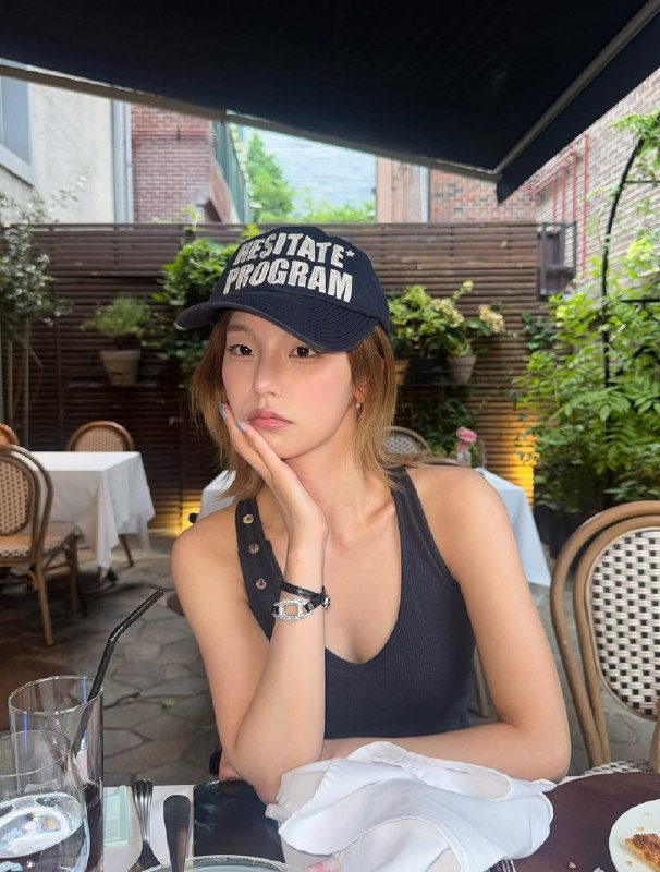📸 🔍 黄礼志 via @yejigallery ×2yezyizhere instagram update #YEJI原文 #黄礼志